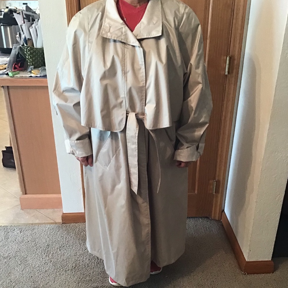 Women’s long Cream Spring Rain Coat